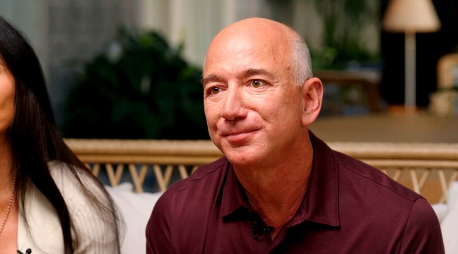 Breaking News: Jeff Bezos's Advice To Consumers And Businesses As A Recession Approaches